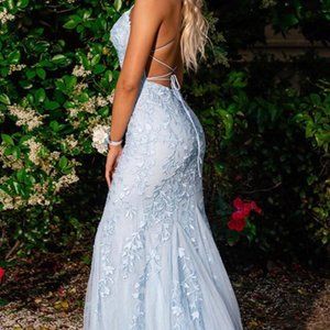 Berlinnova Mermaid Blue Long Prom Dress Backless Evening Dress Size 4 / Small